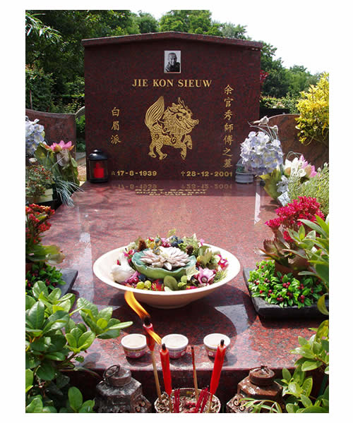 Grave of Sifu Jie Kon Sieuw