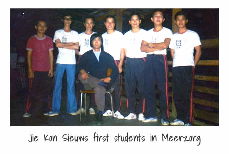 Jie Kon Sieuw first students in Meerzorg